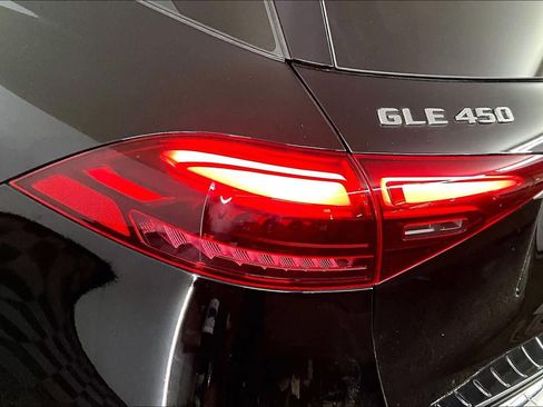 Used 2024 Mercedes-Benz GLE 450 4MATIC image 28