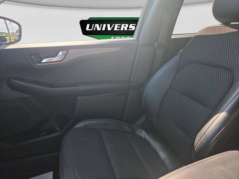 Used 2025 Ford Escape SE FWD image 12