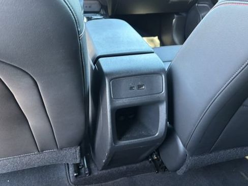 Used 2024 Chevrolet Trax RS w/ Sunroof Package FWD image 19