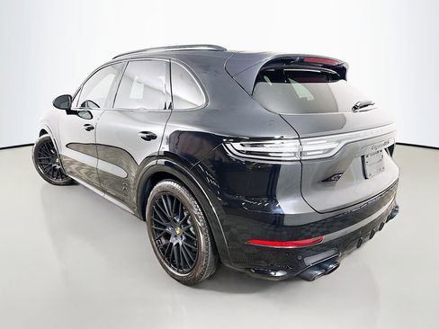 Used 2023 Porsche Cayenne GTS image 5