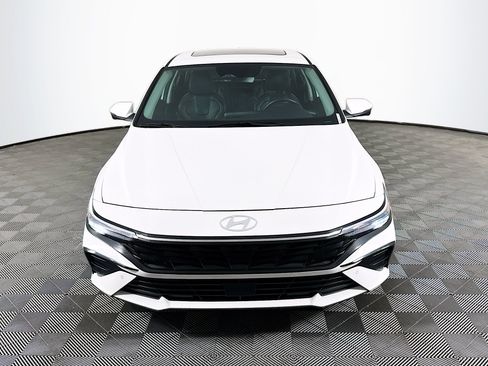 Used 2024 Hyundai Elantra Limited FWD image 2