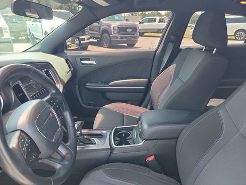 Used 2020 Dodge Charger SXT RWD image 18