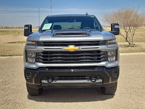 Used 2025 Chevrolet Silverado 2500 Custom w/ Custom Convenience Package image 8