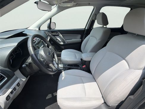 Used 2017 Subaru Forester 2.5i Premium AWD/4WD image 11