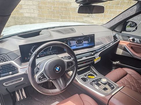 Used 2024 BMW X7 xDrive40i w/ Executive Package AWD/4WD image 9