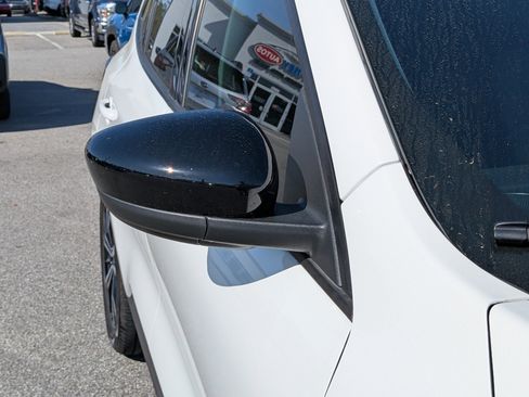 Used 2022 Ford Escape SE w/ SE Sport Appearance Package image 11