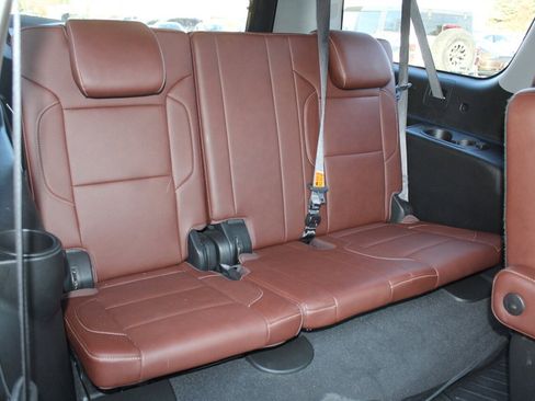 Used 2019 Chevrolet Suburban Premier w/ Premier Plus Edition image 20