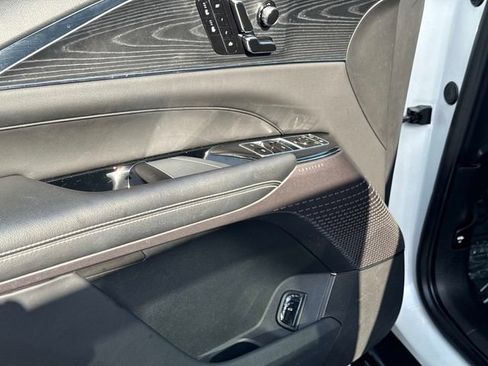 Certified 2024 Cadillac Lyriq Luxury AWD/4WD image 15