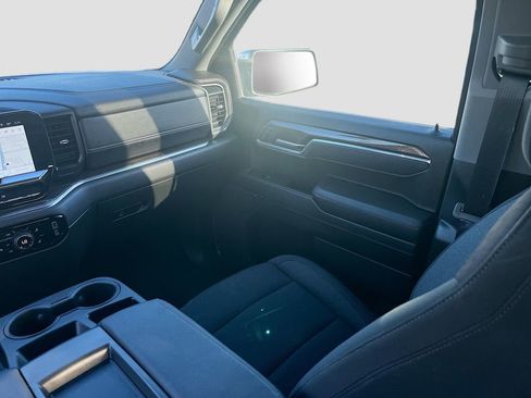 Used 2025 Chevrolet Silverado 1500 LT RWD image 24