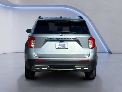 Used 2023 Ford Explorer XLT w/ Equipment Group 202A image 5