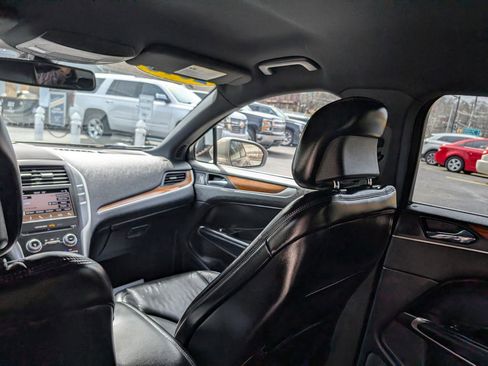Used 2019 Lincoln MKC Select w/ Select Plus Package AWD/4WD image 22