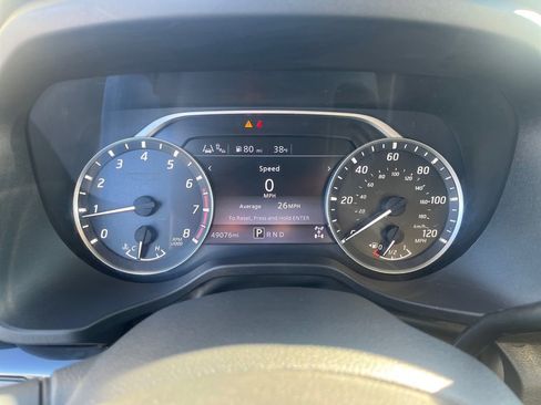 Used 2023 Nissan Titan SV image 13