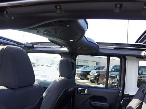 Certified 2025 Jeep Wrangler Unlimited Rubicon 4xe w/ Convenience Group image 20