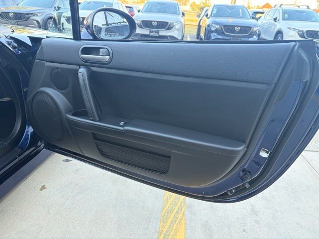 Used 2011 MAZDA MX-5 Miata Sport RWD image 11