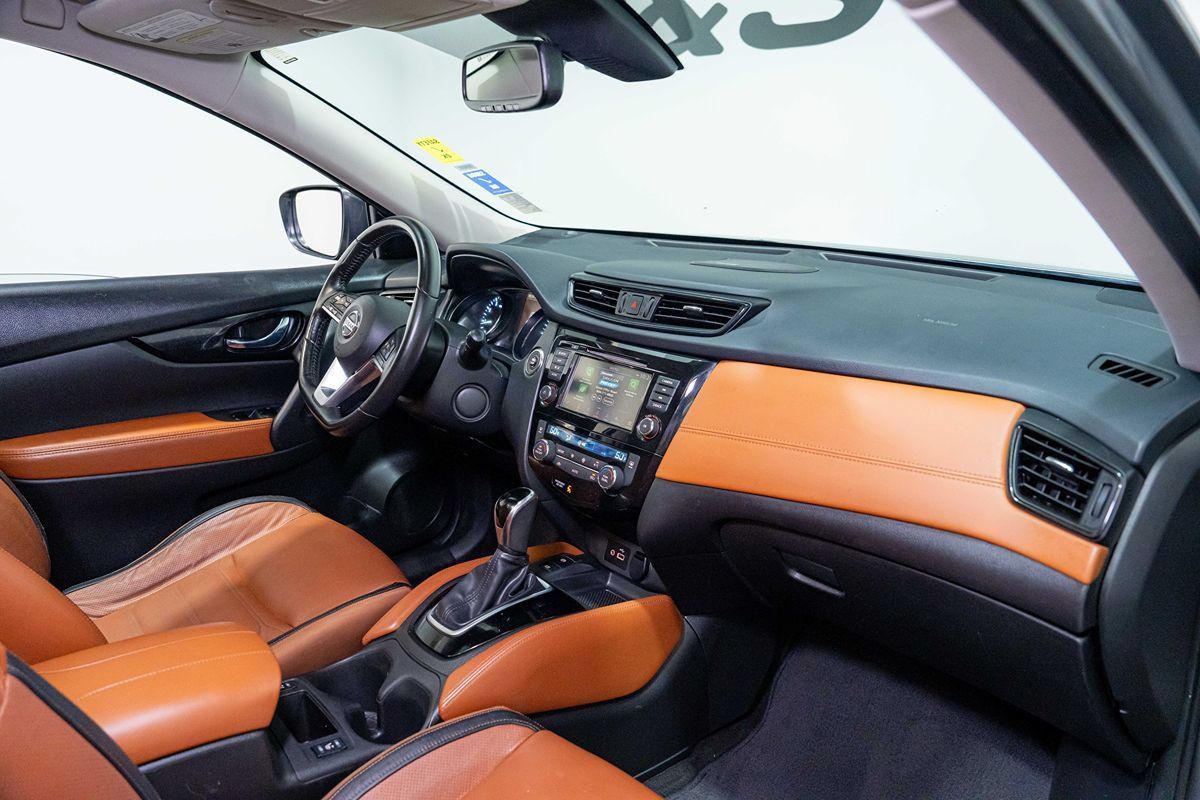 Used 2018 Nissan Rogue SL w/ Premium Package FWD image 18