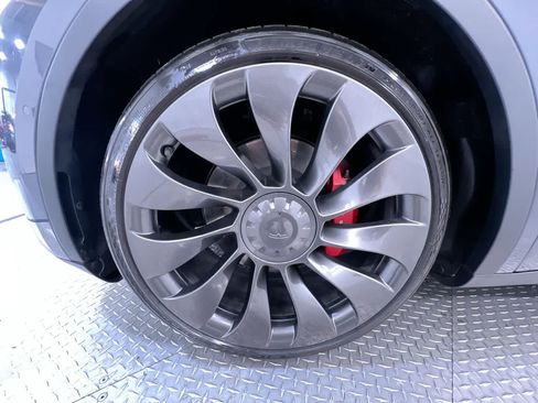 Used 2022 Tesla Model Y Performance AWD/4WD image 10