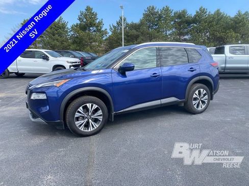 Used 2021 Nissan Rogue SV AWD/4WD image 2