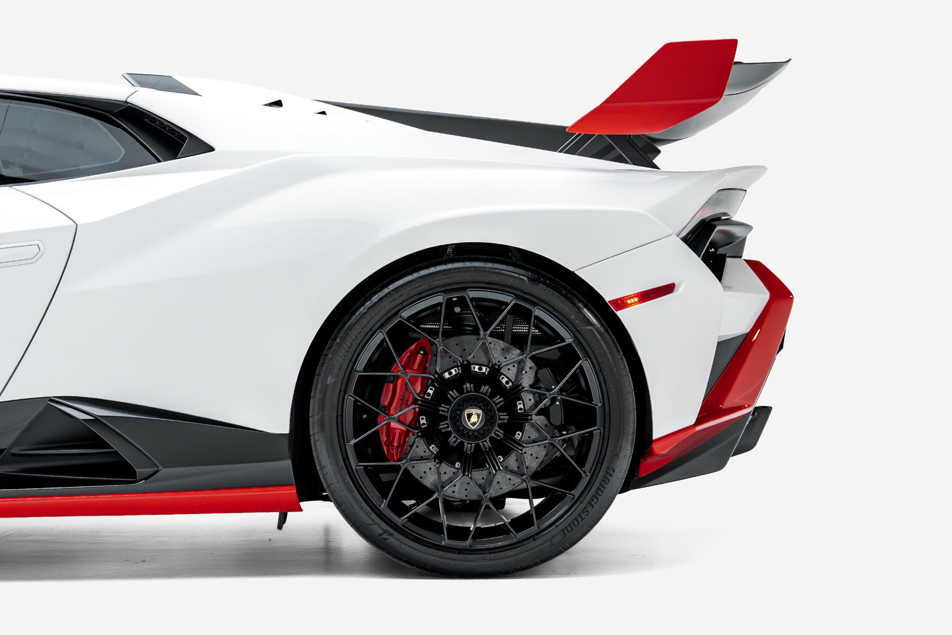 Used 2022 Lamborghini Huracan STO RWD image 17