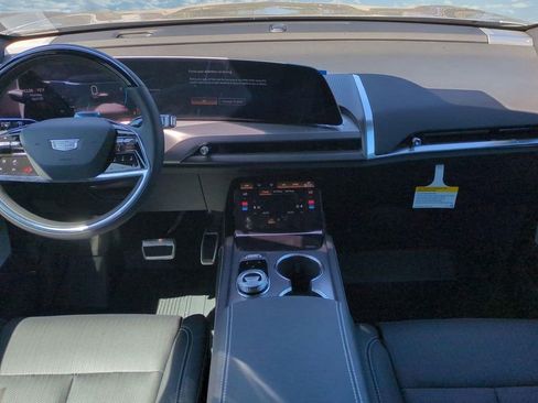 New 2026 Cadillac Vistiq Luxury w/ LPO, Floor Liner Package AWD/4WD image 13