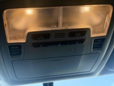 Used 2016 Toyota Highlander XLE FWD image 26