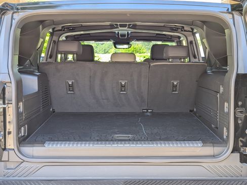 Used 2025 GMC Hummer EV 2X image 18