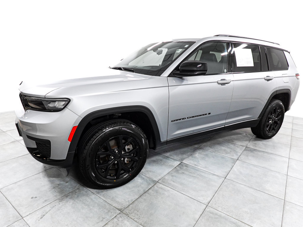 Used 2024 Jeep Grand Cherokee L Laredo AWD/4WD image 4