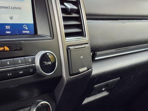 Used 2020 Ford Expedition Platinum image 16