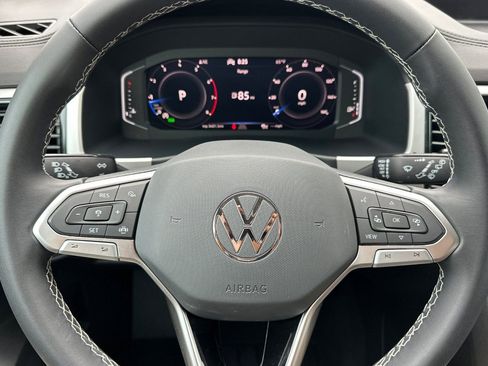 Used 2023 Volkswagen Atlas SE w/ Black Wheel Package FWD image 24