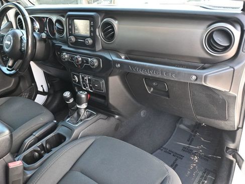 Used 2019 Jeep Wrangler Unlimited Sport S AWD/4WD image 12