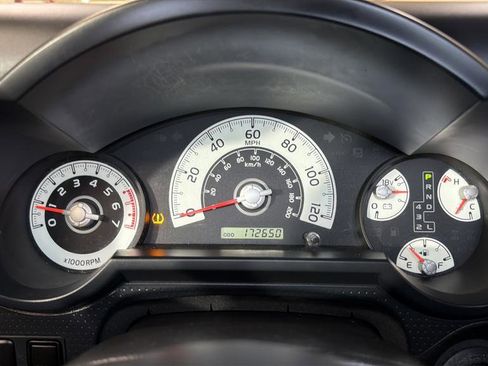 Used 2011 Toyota FJ Cruiser 4WD w/ Convenience Pkg image 28