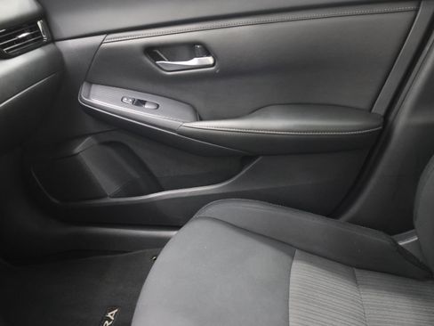 Used 2024 Nissan Sentra SV FWD image 12