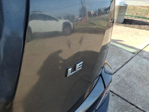 Used 2017 Toyota RAV4 LE image 31