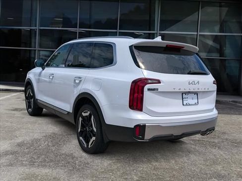 Used 2025 Kia Telluride S FWD image 4