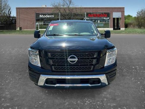 Used 2024 Nissan Titan SV w/ SV Convenience Package RWD image 6