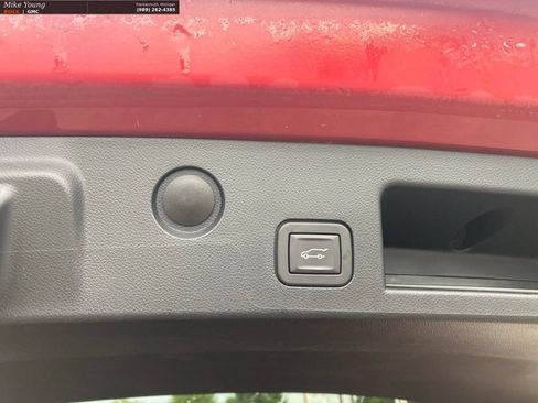 Used 2025 GMC Terrain Elevation w/ Elevation Premium Package AWD/4WD image 11