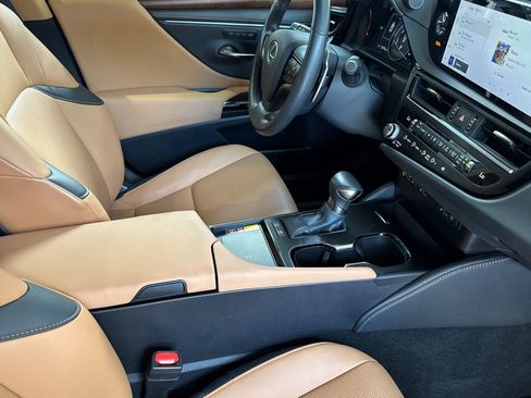Certified 2025 Lexus ES 300h w/ Premium Package FWD image 19