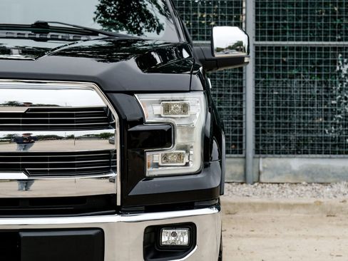 Used 2017 Ford F150 King Ranch w/ Equipment Group 601A Luxury AWD/4WD image 53
