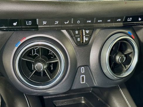 Used 2024 Chevrolet Blazer LT w/ Convenience Package FWD image 13