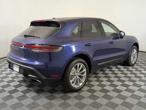 Used 2026 Porsche Macan AWD/4WD image 10