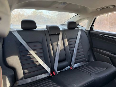 Used 2014 Ford Fusion SE image 28