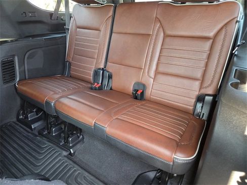 Used 2023 GMC Yukon XL Denali Ultimate image 13