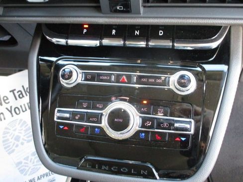 Used 2021 Lincoln Corsair FWD w/ Premium Package image 23