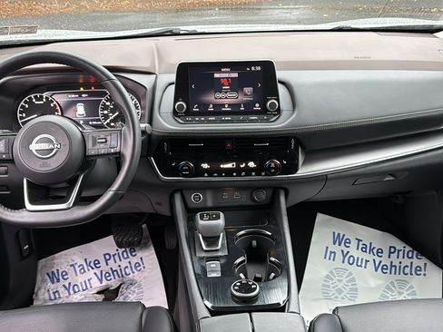 Certified 2022 Nissan Rogue SV w/ SV Premium Package image 5