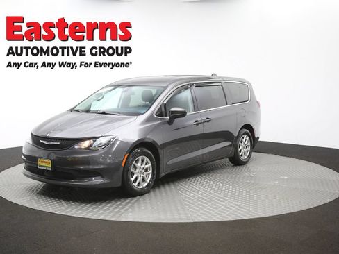 Used 2022 Chrysler Voyager LX FWD image 55