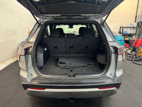 Used 2025 Chevrolet Equinox LT AWD/4WD image 6