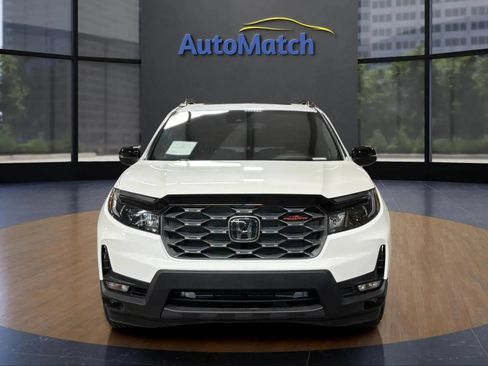 Used 2023 Honda Passport TrailSport image 2