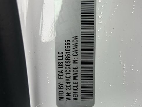 Used 2025 Chrysler Voyager LX image 14