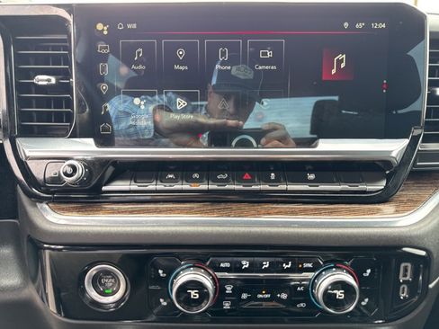 Used 2023 GMC Sierra 1500 Elevation image 40