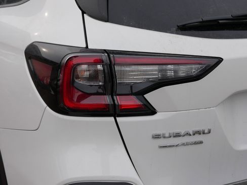 Used 2022 Subaru Outback Premium image 17