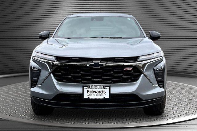 Used 2026 Chevrolet Trax RS w/ Driver Confidence Package FWD image 2